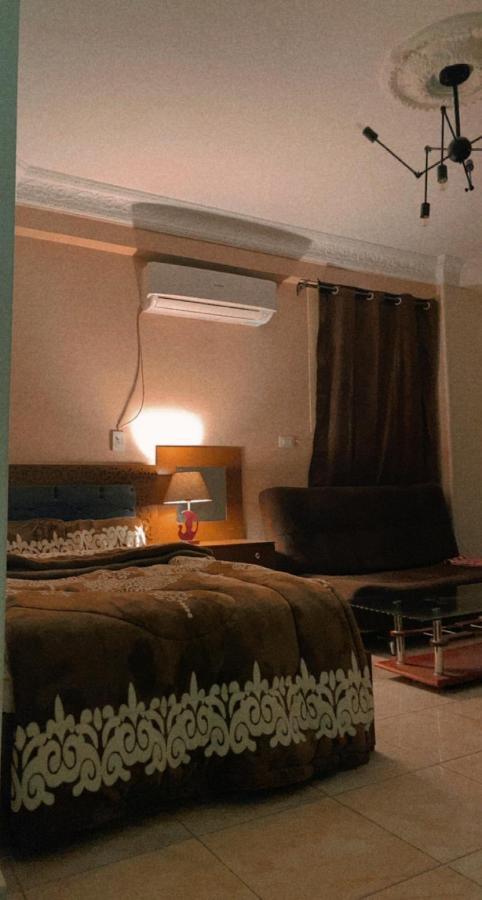 Comfy With Private Yard In 6 October Cairo Daire *